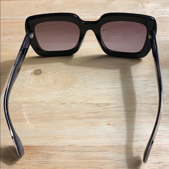 BURBERRY WOMEN SQUARE OVERSIZED SUNGLASSES NWT - Picture 3 of 6